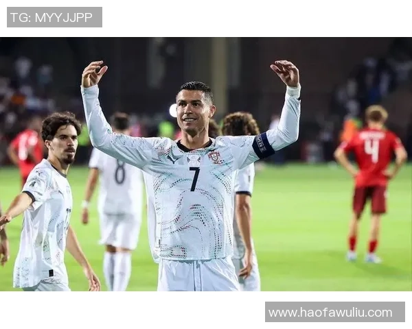 某足球明星因言论不当被和谐引发球迷热议与媒体关注